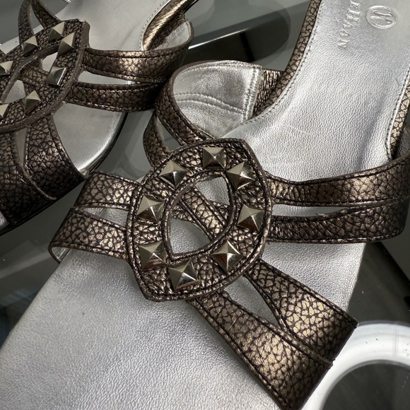 Cole Haan Gray Silver Women's Strappy Sandals (8) - Picture 3 of 9